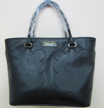 革のハンドバッグ